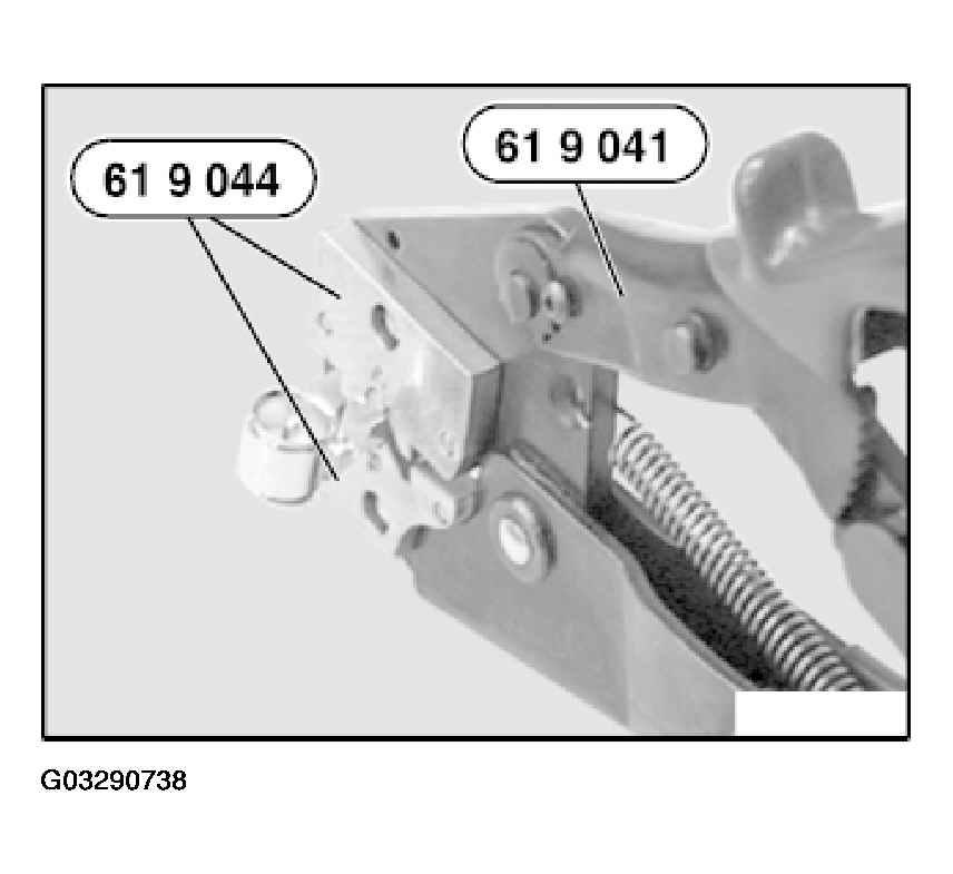 G03290738